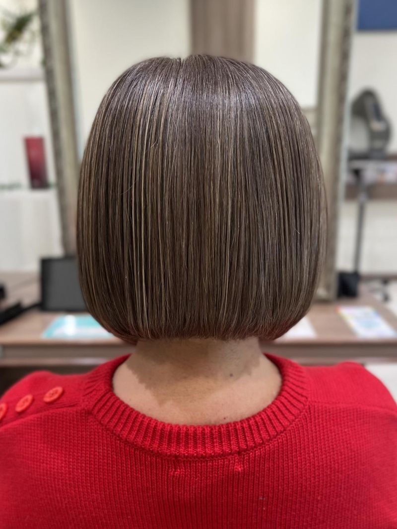 白髪ぼかしハイライト×ミルクティーベージュ｜ヘアカタログ Ash 鶴ヶ峰